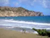 Les Saintes - Grand Anse strand, de zee en de rotsachtige kust