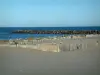 Les Saintes-Maries-de-la-Mer - Plage de sable, mer et rochers