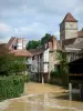 Salies-de-Béarn - Río Saleys, palafitos y torreón de la iglesia de Saint-Vincent