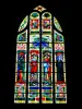 Samambaias - Interior da Igreja de Saint-Léonard: vitrais