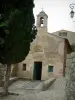 Sant'Antonino - Kerk en geplaveide plein van het dorp (in Balagne)