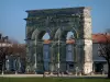 Santos - Arco Germânico e casas da cidade