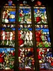 São florentino - Dentro da igreja Saint-Florentin: vitral da criação do mundo