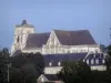 São Riquier - Abadia: Igreja da abadia de Saint-Riquier do estilo gótico flamboyant, edifícios da abadia (conventual) que abrigam o museu departamental da vida rural, árvores