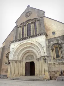 São Sever - Fachada da Igreja da Abadia