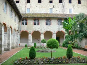 São Sever - Claustro da antiga abadia beneditina de Saint-Sever