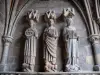 São Sulíaco - Estátuas do pórtico da igreja