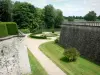 Guia da Sarthe - Castelo de Lude - Vista da lagoa do jardim (jardim francês) nas margens do rio Loir