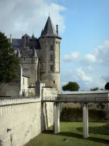 Saumur - Schloß der Herzöge von Anjou beherbergend das Kunsthandwerk Museum und das Pferde Museum (Loiretal)