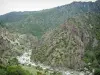 Scala di Santa Regina - Gorges granieten rots stapel met uitzicht op de rivier (River) op Golo
