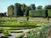 Schloß von Champs-sur-Marne - Französischer Garten: Broderieparterres und Blumenparterres, Bäume