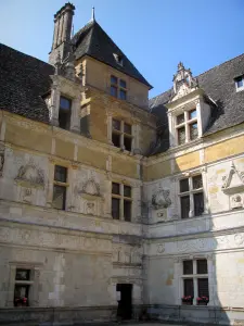 Schloß Montal - Renaissancefassade des Schlosses, im Quercy