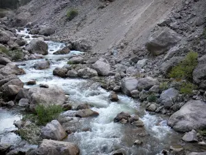 Schlucht der Souloise - Fluss Souloise und Felsen; im Dévoluy