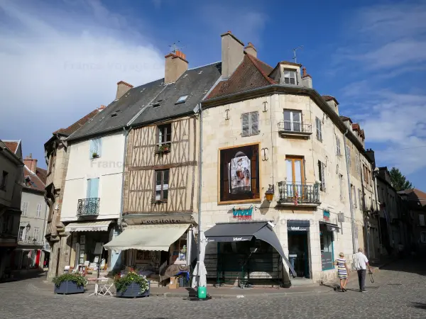 Semur-en-Auxois - Gids voor toerisme, vakantie & weekend in Côte-d'Or