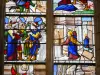 Semur-en-Auxois - 巴黎圣母院学院教堂的内部：彩色玻璃