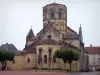 Semur-ZH-Brionnais相交 - 学院教堂Saint-Hilaire（教堂）罗马式风格及其八角形钟楼;在Brionnais