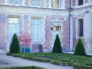 Sens - Orangerie garden and facade of the Archiepiscopal Palace