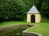 Site abbatial d'Élan - Chapelle Saint-Roger, bassin et verdure