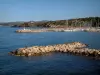 Six-Fours-les-Plages - Mediterraneo mare, rocce, barche e yacht del porto turistico