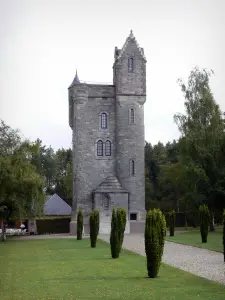 Slagveld van de Somme - Circuit van Herinnering: Ulster Tower (Ierse monument) bij Thiepval