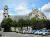 Soissons - Ancienne abbaye Saint-Léger (musée de Soissons) : église abbatiale Saint-Léger et ses abords plantés d'arbres