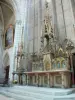 Soissons - Intérieur de la cathédrale Saint-Gervais-et-Saint-Protais : retable du croisillon nord du transept, et tableau L'Adoration des Bergers de Rubens