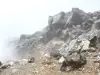 Soufrière - Fumerolles s'échappant d'un gouffre du volcan en activité