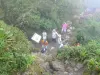 Soufrière - Groupe de randonneurs faisant l'ascension du volcan