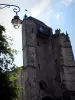 Souillac - Lamp, wijnstok en klokkentoren van de oude kerk van St. Martin