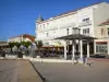 Soulac-sur-Mer - Gevels, cafes en restaurants van de kust van het resort