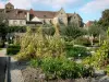 Souvigny修道院 - Souvigny修道院花园，修道院建筑和修道院教堂圣皮埃尔和圣保罗