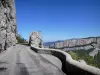 Strasse Combe Laval - Regionaler Naturpark Vercors: Aussichtspunkt von der Touristenroute Combe Laval mit Panoramablick auf die umliegenden Klippen