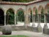 Tarbes - Jardin Massey (parc à l'anglaise) : cloître (vestige de l'abbaye de Saint-Sever-de-Rustan)