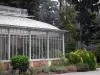 Tarbes - Jardin Massey (parc à l'anglaise) : orangerie, arbustes et arbres