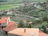 Teve - Telhados de casas de aldeia com vistas da paisagem circundante