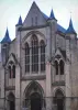 Teve - Igreja Colegiada de Notre-Dame-et-Saint-Laurent em estilo gótico
