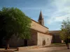 Thoronet修道院 - 普罗旺斯罗马风格的修道院修道院：教堂和树木