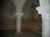 Thoronet修道院 - 普罗旺斯罗马风格的修道院修道院：带有雕刻的章节房屋的柱子