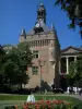 Toulouse - Donjon du Capitole et jardin