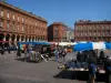 Toulouse - Place du Capitole avec un marché et bâtiments de la vieille ville