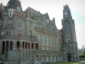 Le Touquet-Paris-Plage - Town Hall (ayuntamiento) con el Campanario