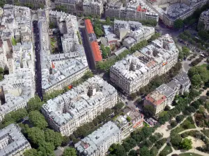 Tour Eiffel - Vue sur les toits de Paris depuis le sommet de la tour Eiffel