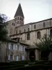 Tournus - Abbaye Saint Philibert: toren van de abdijkerk en klooster Saint-Philibert