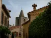 Tourrettes - Lierre, clocher de l'église et maisons du village