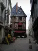 Tours - Maisons et terrasses de restaurants de la vieille ville