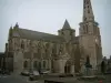 Tréguier - Cathédrale et place