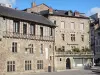 Tule - Fachada do Museu do Claustro, com vista para a Place Monseigneur Berteaud