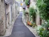 Turenne - Beco alinhado com casas de pedra