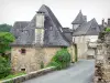 Turenne - Maisons en pierre du village médiéval