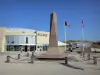 Utah Beach - Beach Landing: Overloop museum en gedenksteen van Utah Beach